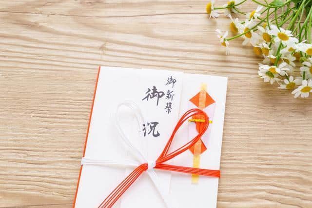 新築祝いの相場はいくら？両親や兄弟などに贈る金額やマナーを解説