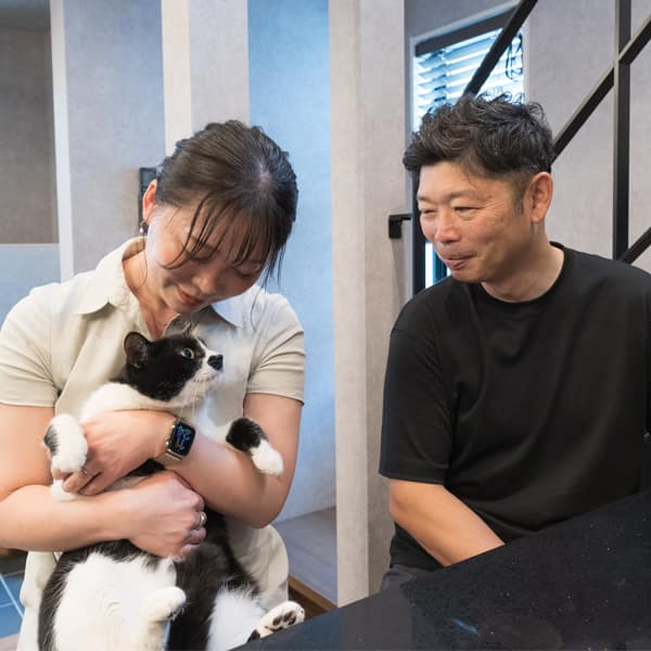 ご主人・奥様・猫一匹