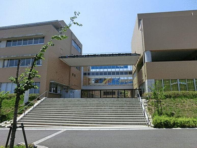 川崎市立はるひ野中学校