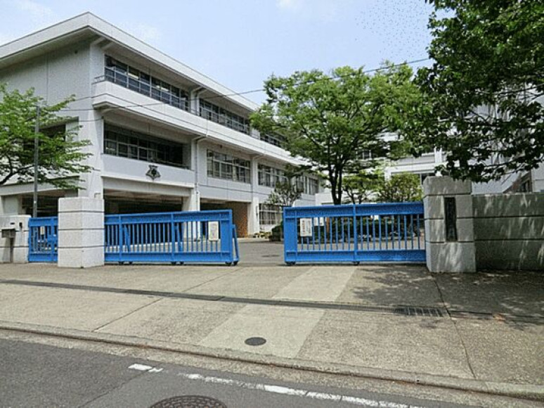 鎌倉市立手広中学校