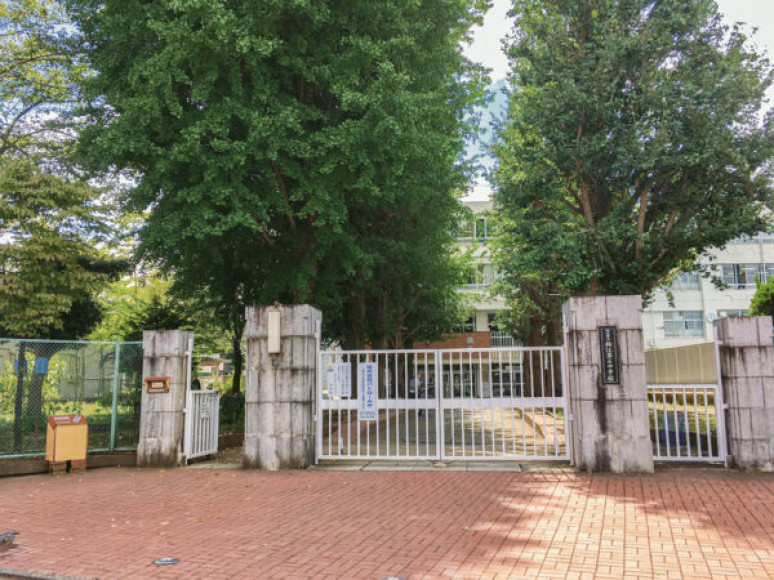 狛江市立狛江第三中学校
