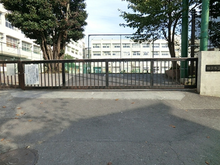 横浜市立戸塚中学校