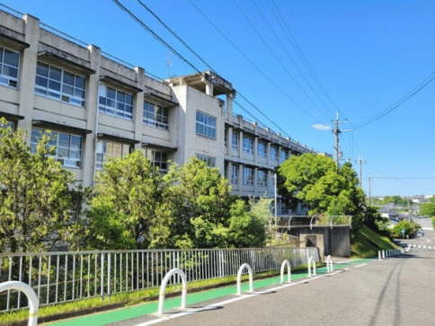 堺市立桃山台小学校