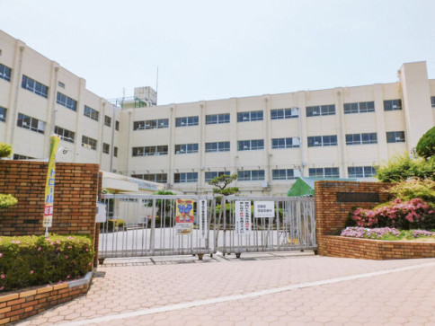 高槻市立南平台小学校