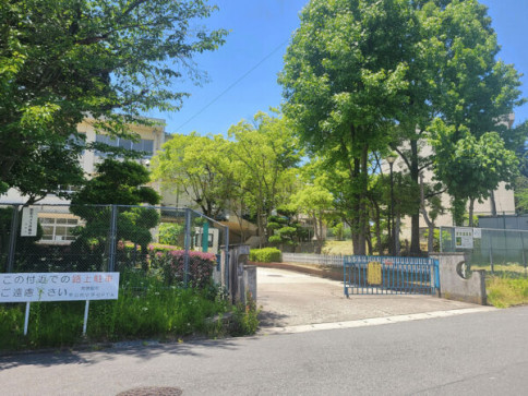 堺市立茶山台小学校