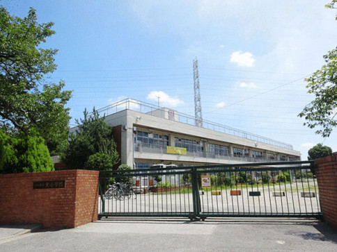 川口市立里小学校