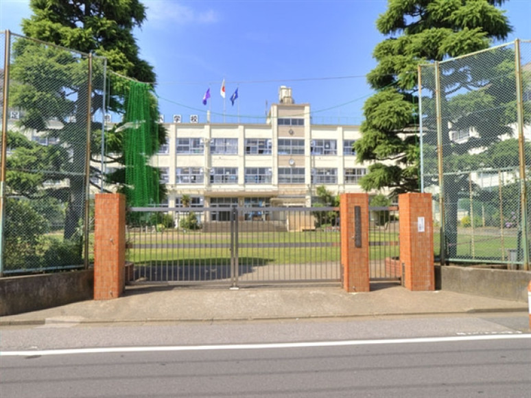足立区立梅島第一小学校