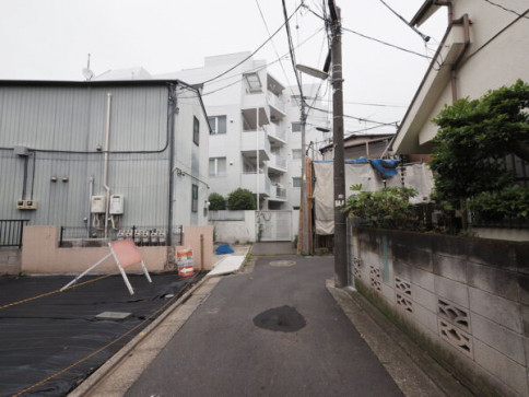 三軒茶屋 駅 徒歩6分の土地 5 7万円 税無 東急田園都市線 三軒茶屋 駅歩6分 南西側道路に面し陽当り良好 建築条件無しの売地です ご覧下さい 東京都世田谷区太子堂２丁目 オープンハウス