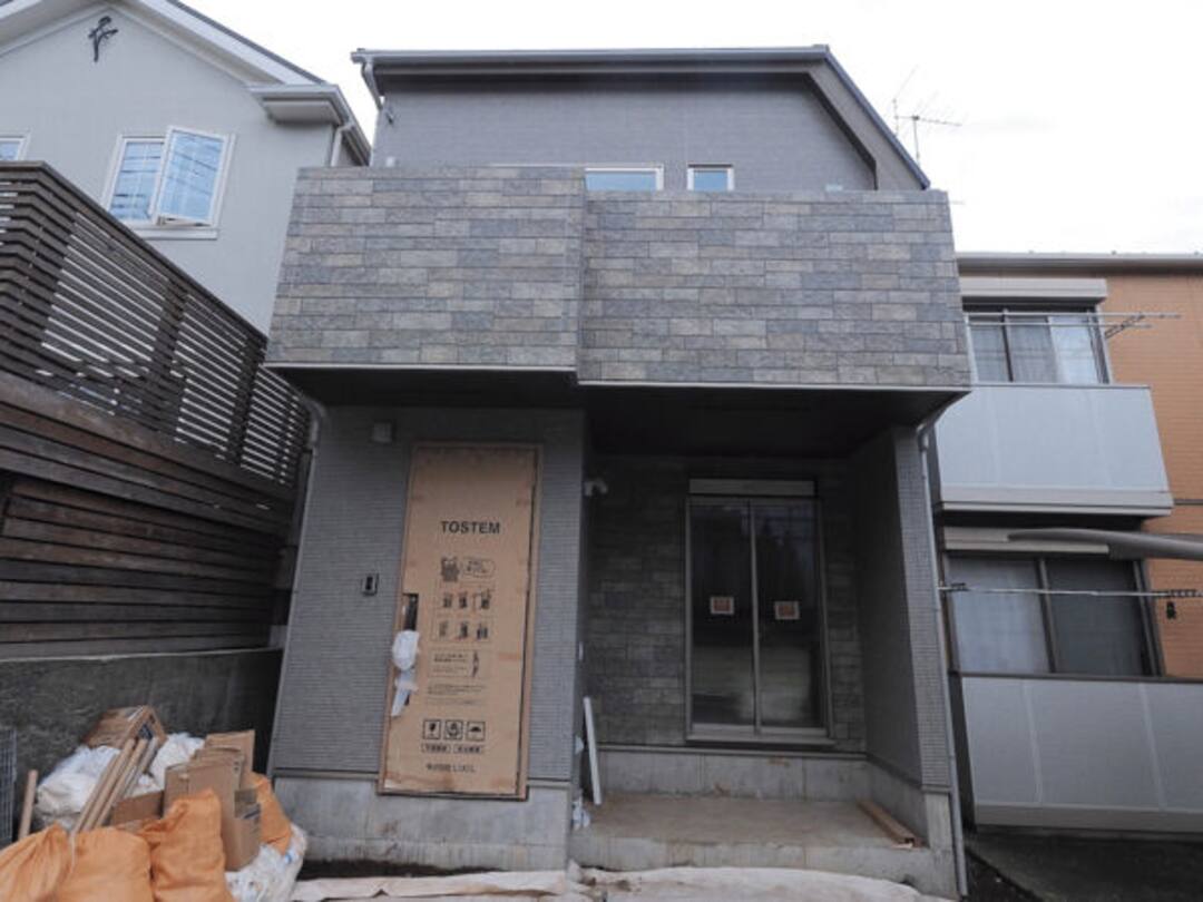 都立大学 駅 徒歩10分の新築一戸建て 9 280万円 税込 3ldk 東急東横線 都立大学 駅歩10分 東南側道路に面する陽当り良好な新邸 収納に便利なロフト付です 東京都目黒区柿の木坂2丁目 オープンハウス