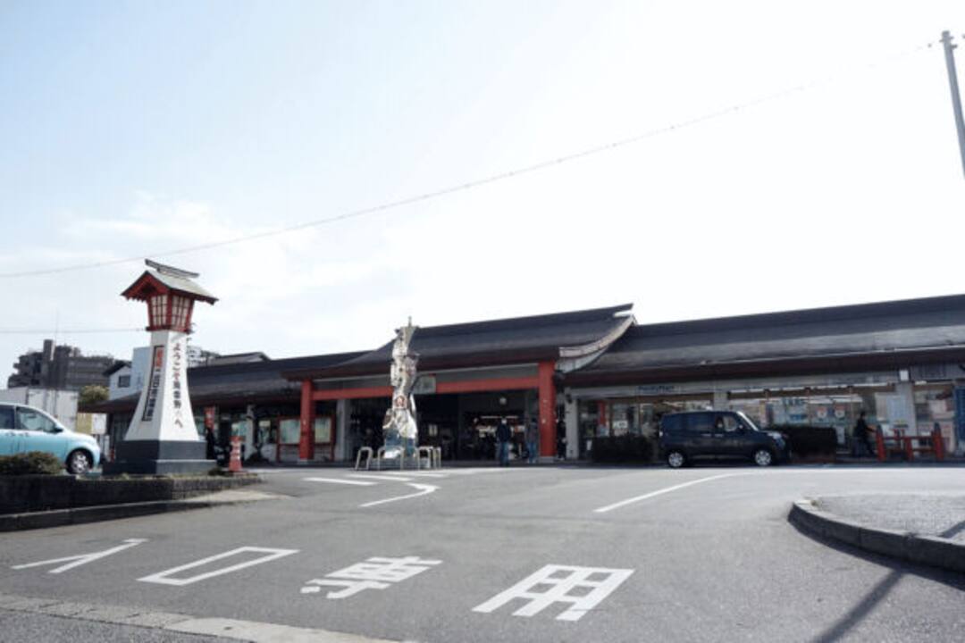 二日市 駅 徒歩10分の新築一戸建て 3 798万円 4ldk 家族の集まるldkは広々18畳 落ち着いた和室のある新邸 全室収納付でお部屋をすっきり使えます 福岡県筑紫野市二日市南1丁目 オープンハウス